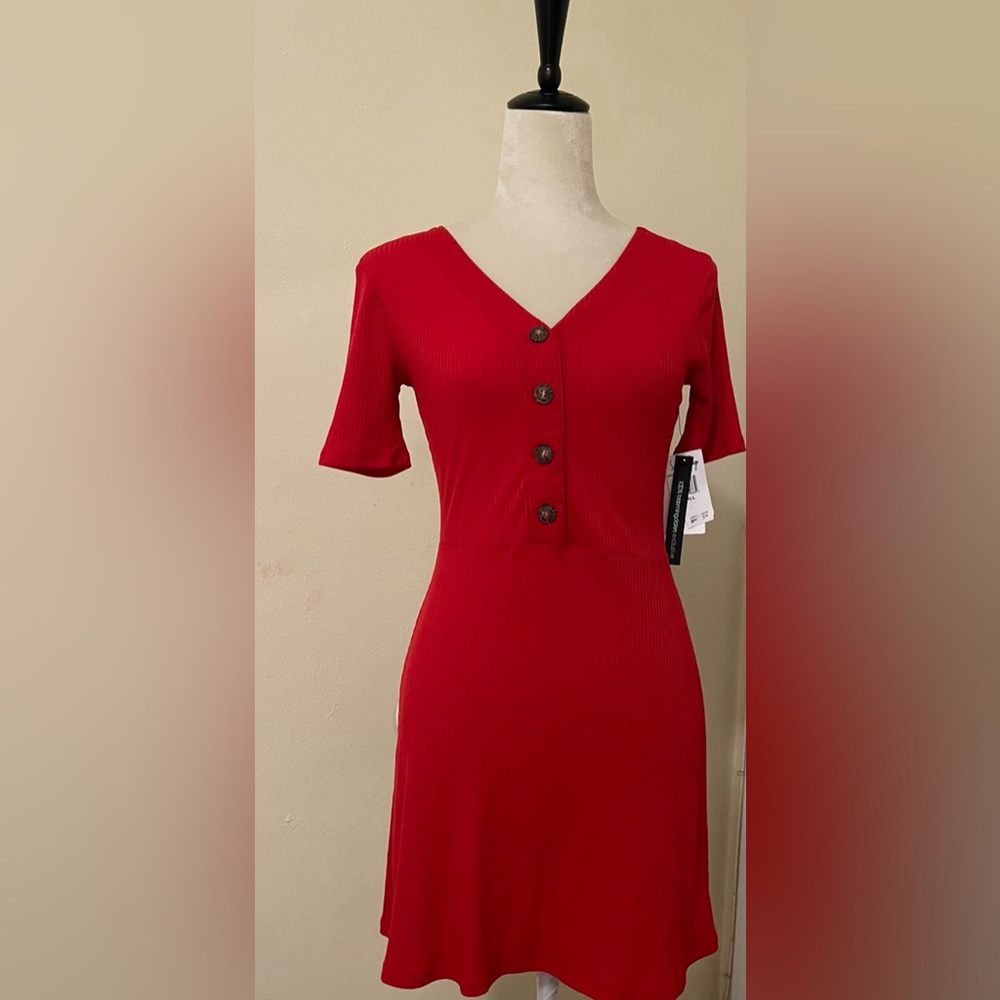 Sadie& Sage Dress, Red color size small very casual and Cute